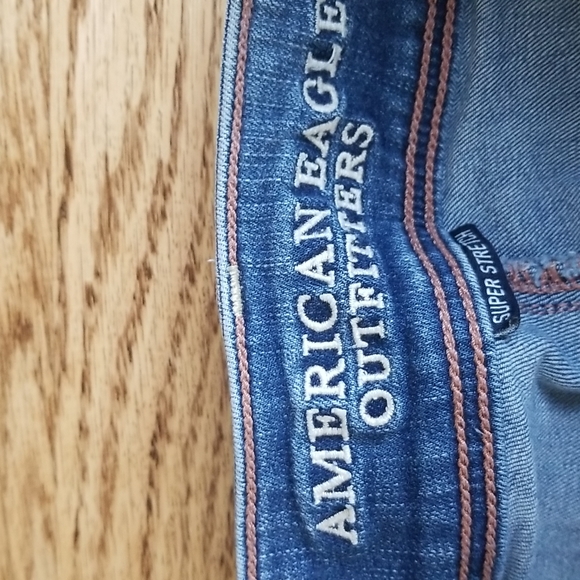 (4) American Eagle Super Stretch Kick Boot Short Jeans - Picture 4 of 13